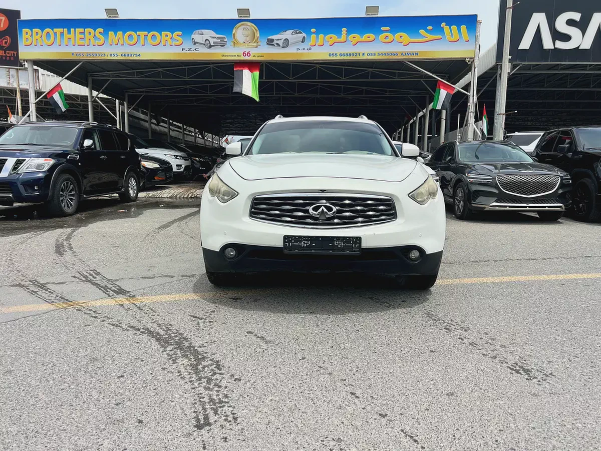 Infiniti FX45/FX35 Luxury 2010 GCC Specs