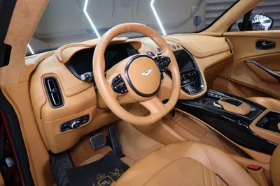 Aston Martin DBX 550-7