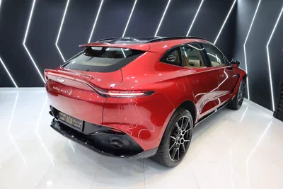 Aston Martin DBX 550-6