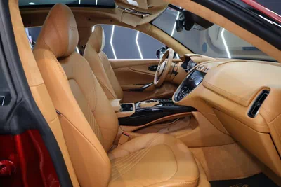 Aston Martin DBX 550-8