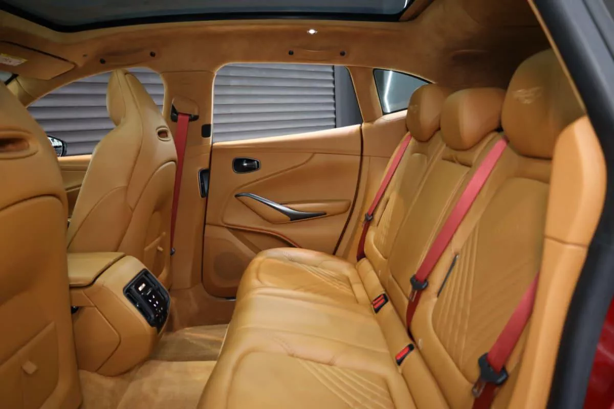 Aston Martin DBX 550-1-1