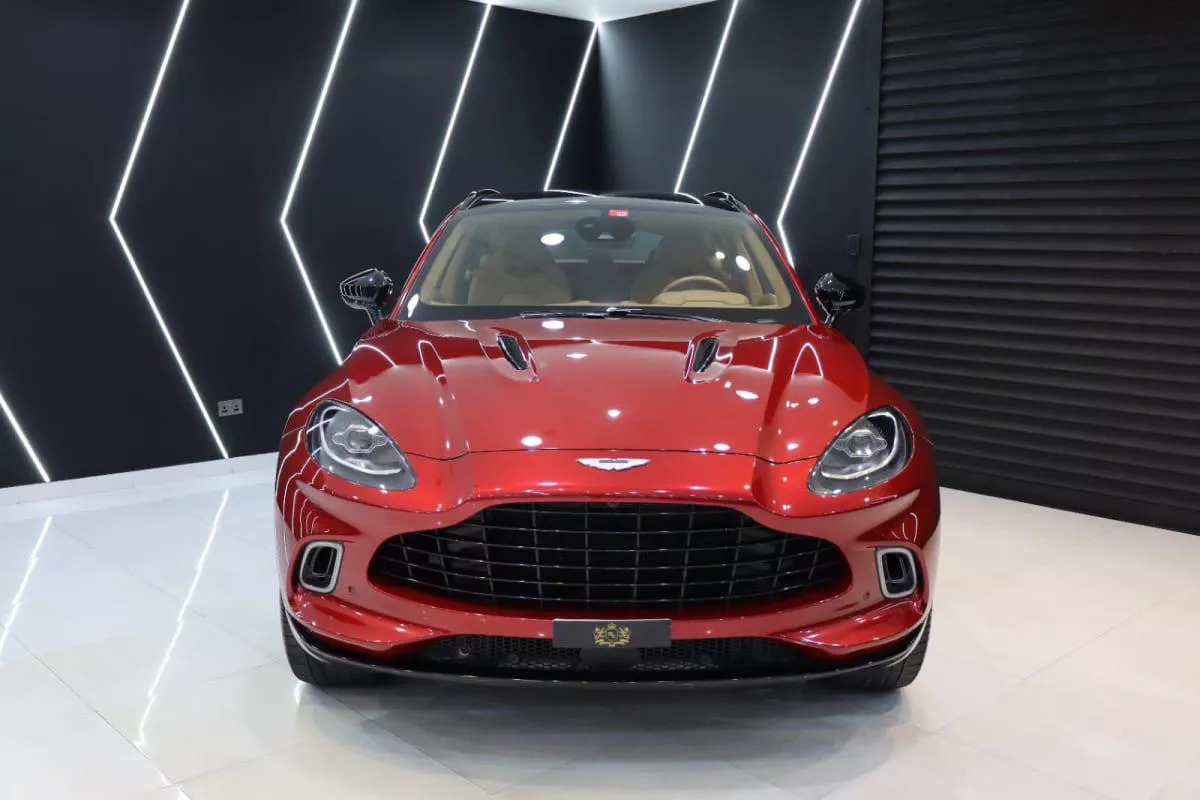 Aston Martin DBX 550-2-2