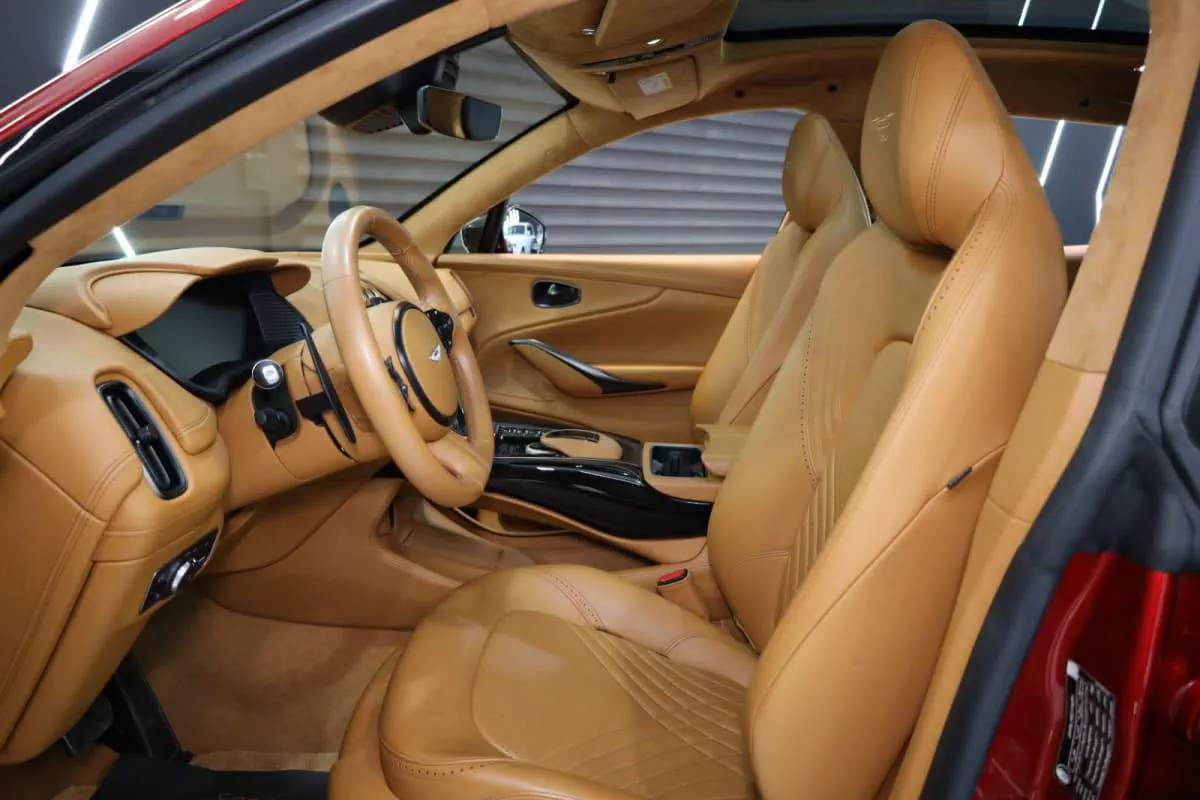 Aston Martin DBX 550-3-3