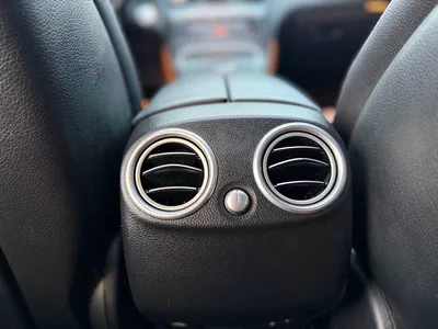 For sale Mercedes-Benz GLC 300 I (X253) Facelift, 2.0 l, 2019 in UAE, Sharjah-12