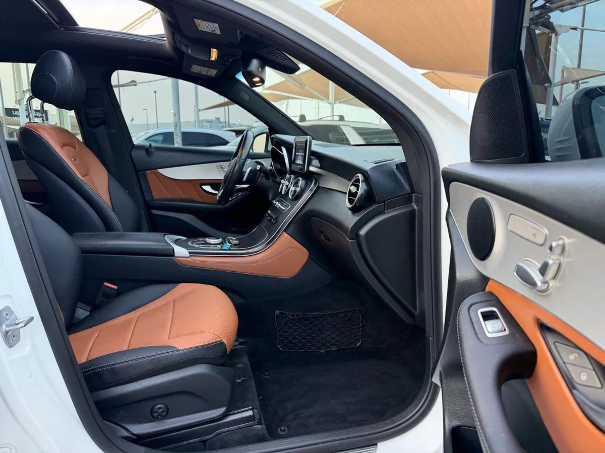 For sale Mercedes-Benz GLC 300 I (X253) Facelift, 2.0 l, 2019 in UAE, Sharjah-3-3