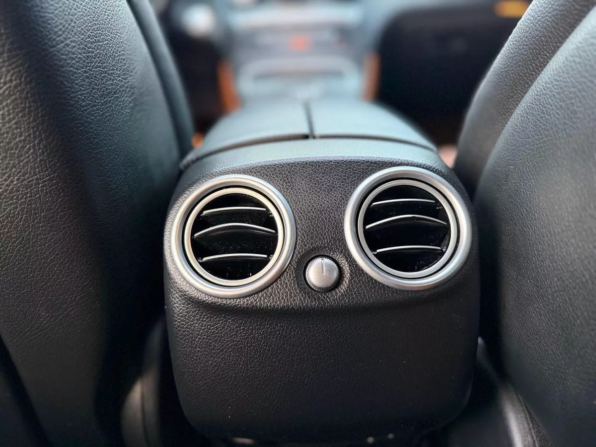For sale Mercedes-Benz GLC 300 I (X253) Facelift, 2.0 l, 2019 in UAE, Sharjah-12-12