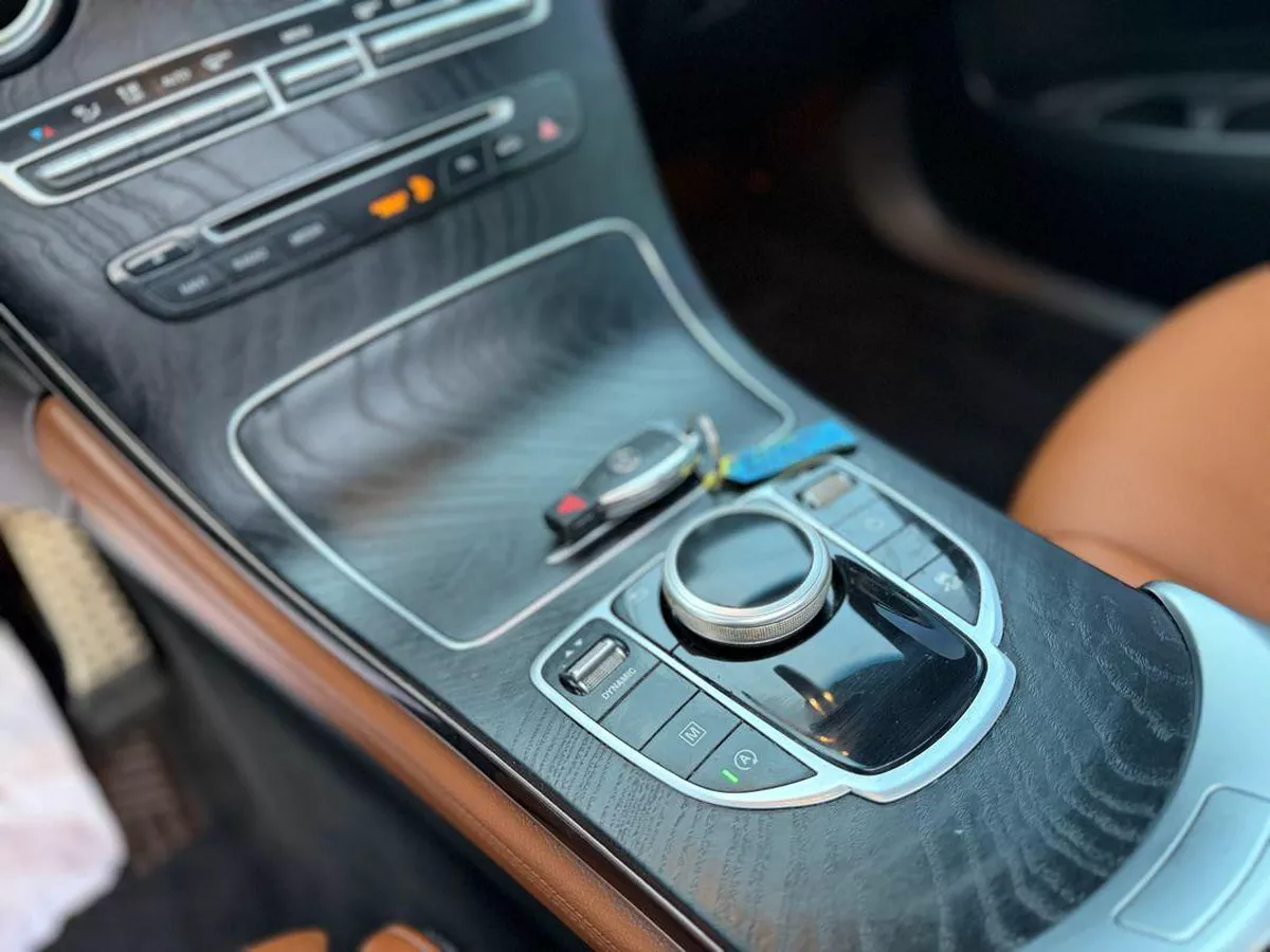 For sale Mercedes-Benz GLC 300 I (X253) Facelift, 2.0 l, 2019 in UAE, Sharjah-2-2