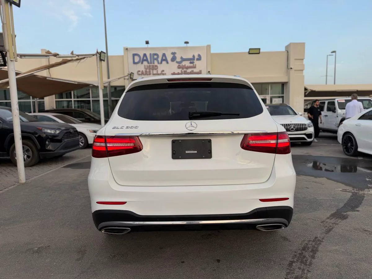 For sale Mercedes-Benz GLC 300 I (X253) Facelift, 2.0 l, 2019 in UAE, Sharjah-4-4