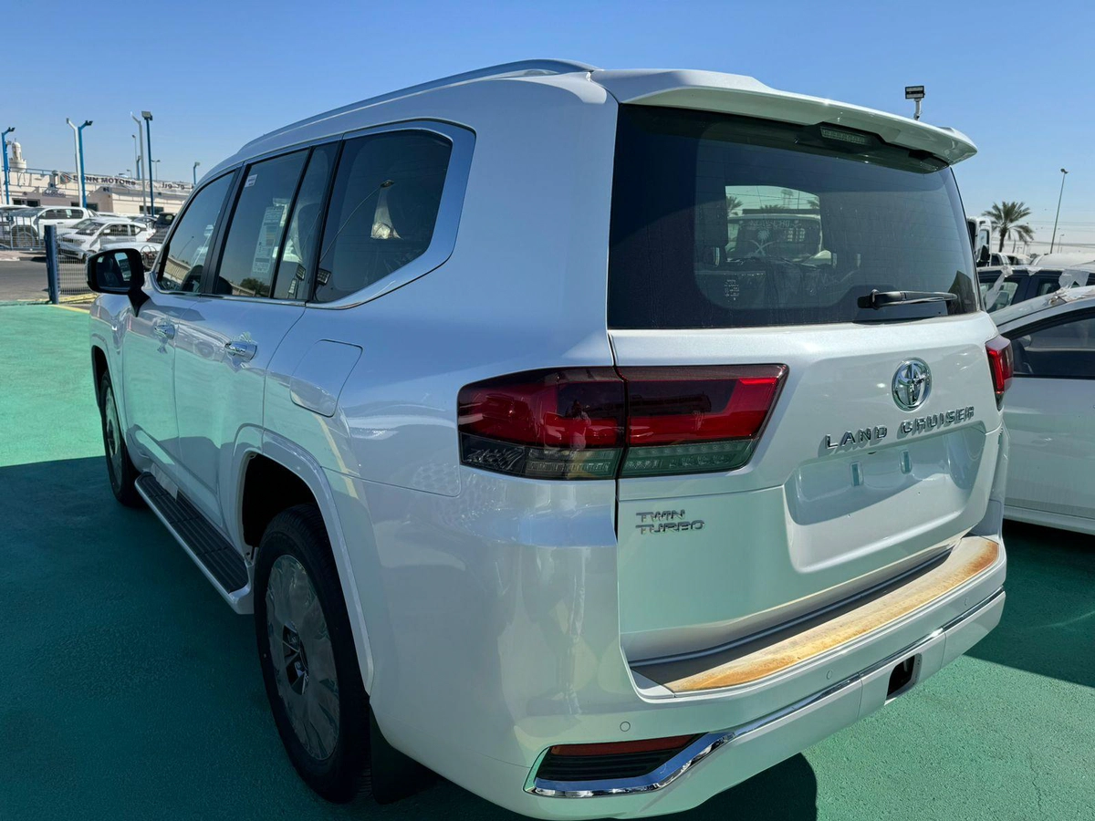 Toyota Land Cruiser LC300 2024-4-4