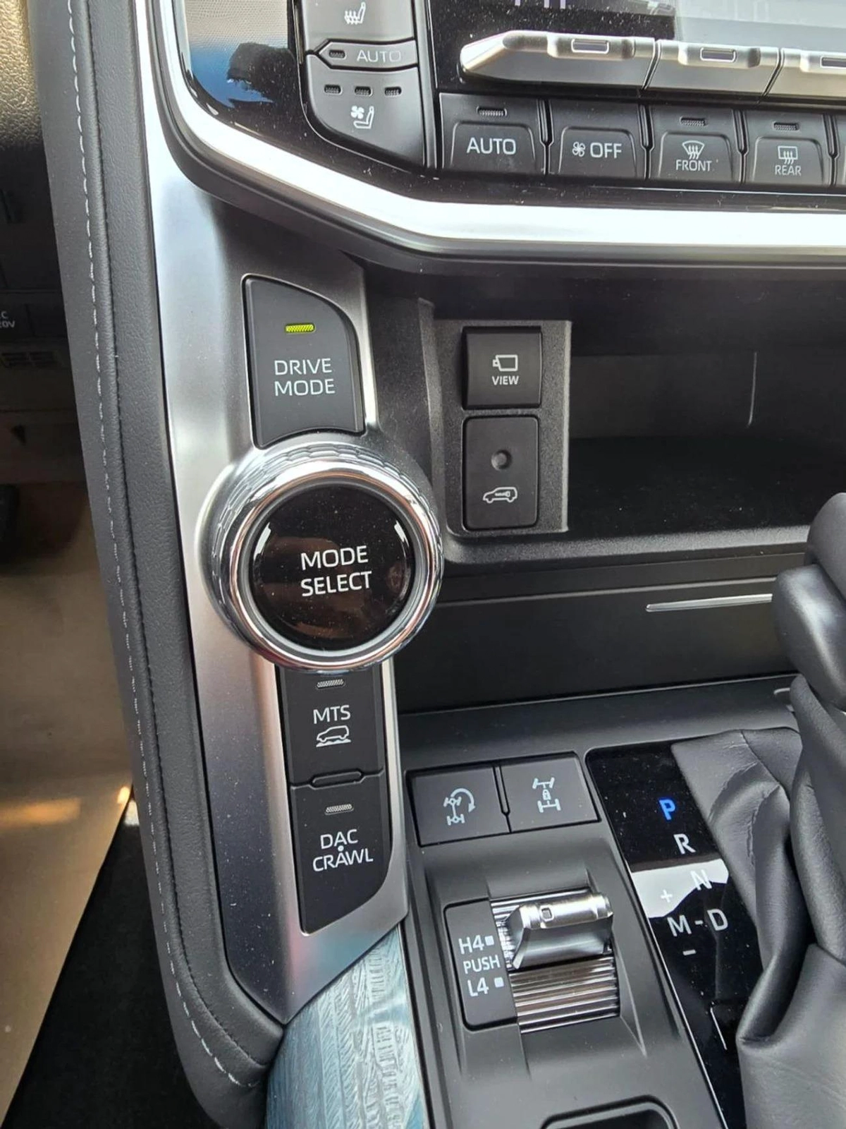 Toyota Land Cruiser 3.5L HYBRID VXR 7 Seater Full Option