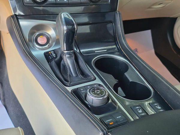 Nissan Maxima SV 2018 GCC Specs