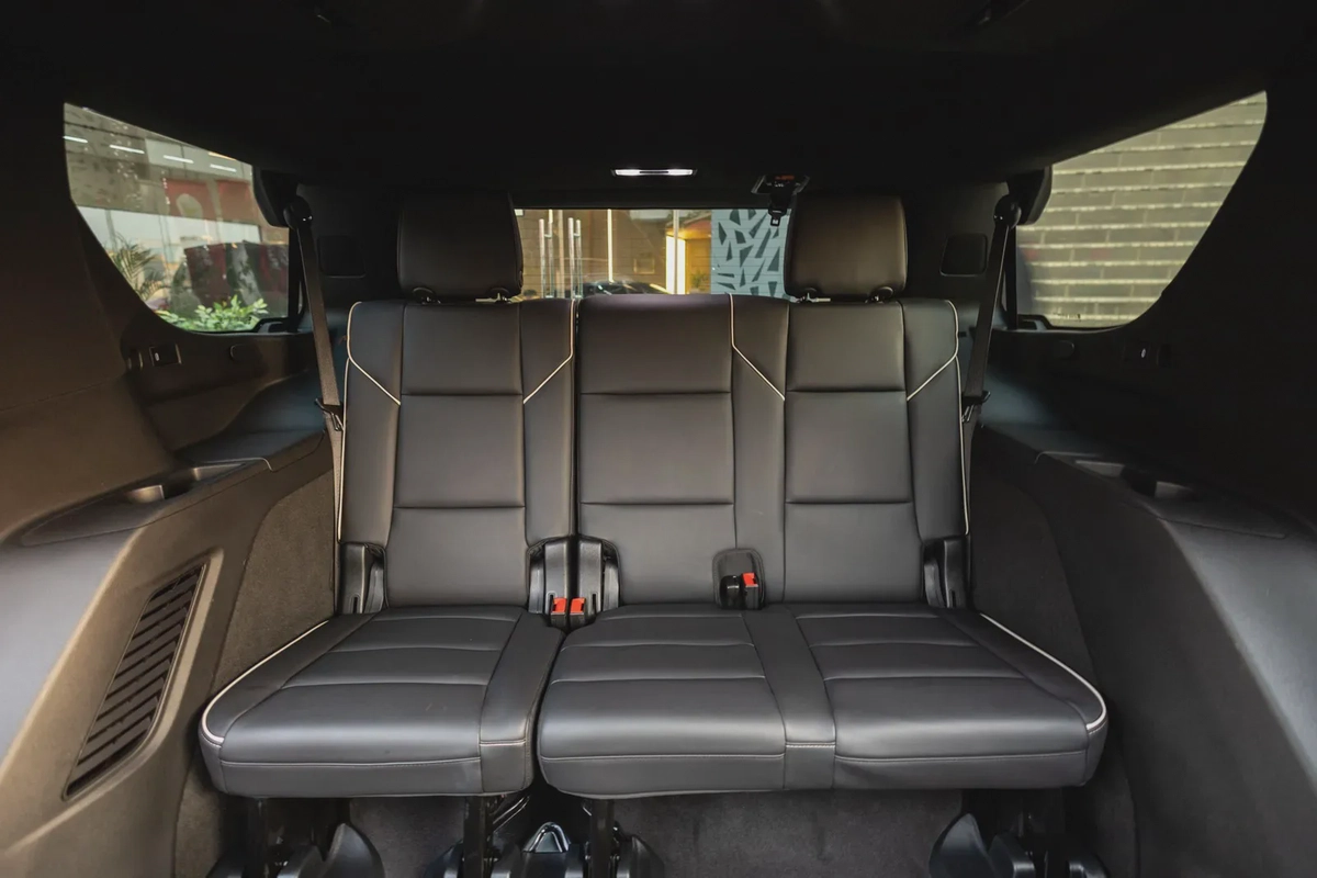 Cadillac Escalade 2023-19-19