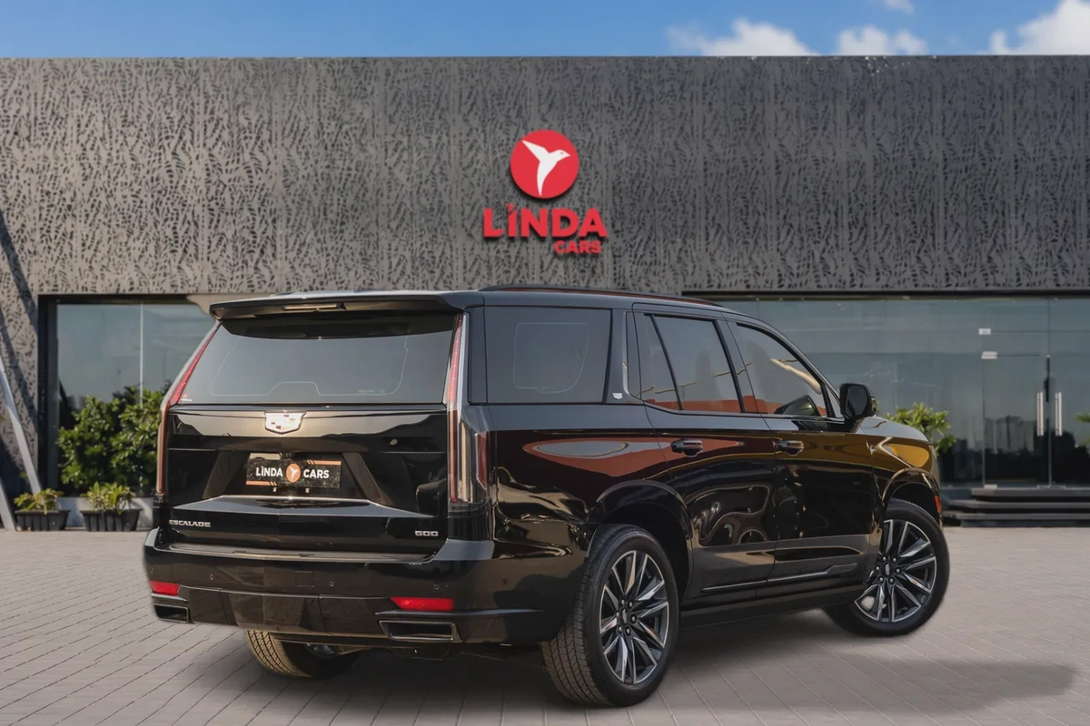Cadillac Escalade 2023-18-18