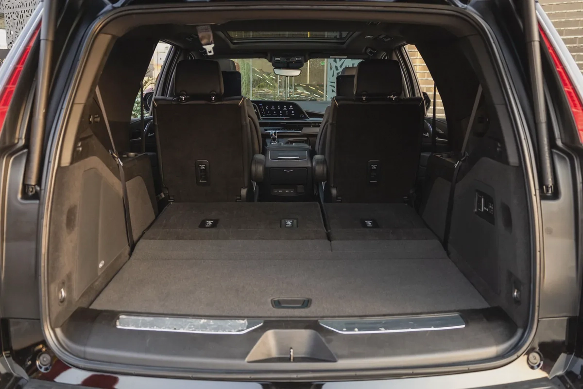 Cadillac Escalade 2023-9-9