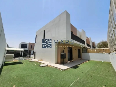 🏡! Corner Bigger | 4BHK Villa | Green Yard | For Rent | Nasma Community! 🌟-5