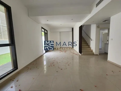 🏡! Corner Bigger | 4BHK Villa | Green Yard | For Rent | Nasma Community! 🌟-7