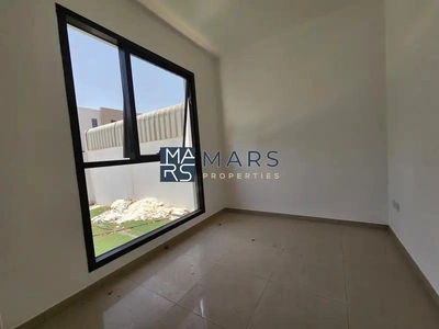 🏡! Corner Bigger | 4BHK Villa | Green Yard | For Rent | Nasma Community! 🌟-8