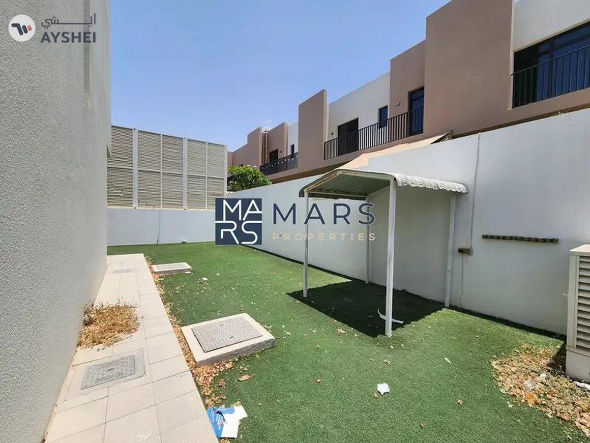 🏡! Corner Bigger | 4BHK Villa | Green Yard | For Rent | Nasma Community! 🌟-4-4