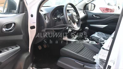 Nissan Navara NISSAN NAVARA 2.5 PETROL L E 4X 4 MT DC PLUS 2023-4