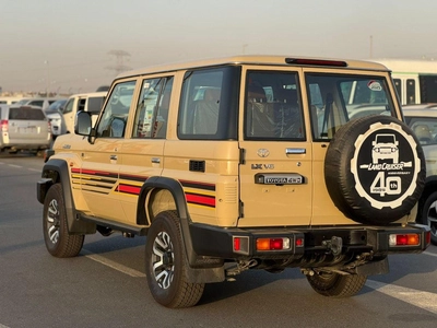 Toyota Land Cruiser 70-1