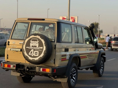 Toyota Land Cruiser 70-2