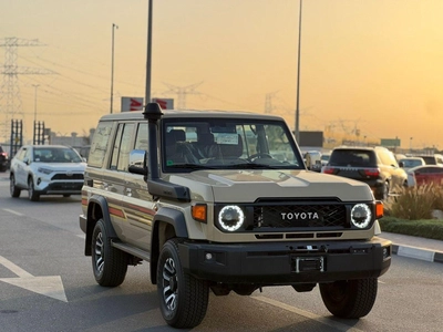Toyota Land Cruiser 70-4