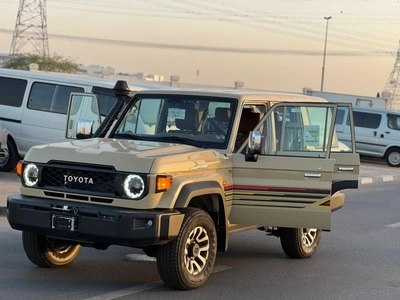 Toyota Land Cruiser 70-5