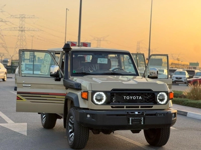 Toyota Land Cruiser 70-7