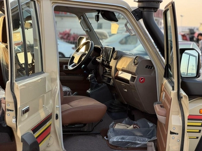 Toyota Land Cruiser 70-9