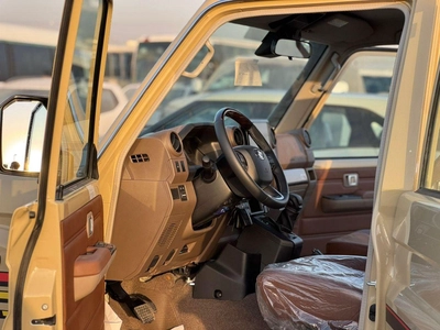Toyota Land Cruiser 70-11