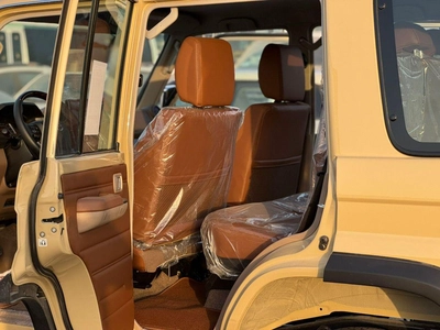 Toyota Land Cruiser 70-13