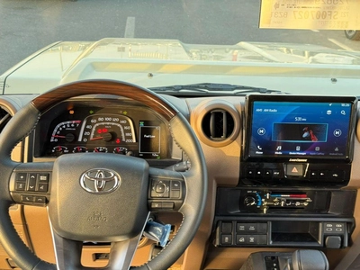 Toyota Land Cruiser 70-14