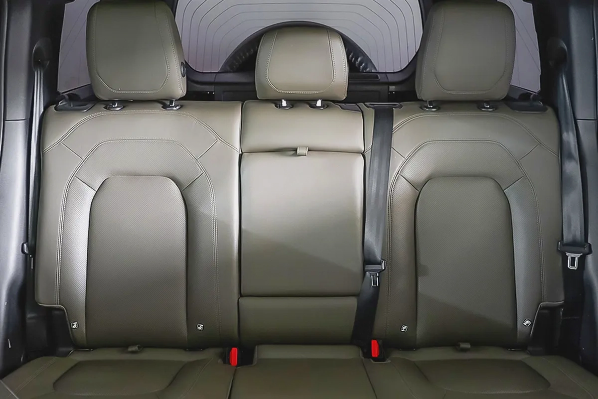 5,193 AED / 60 months | 0% DP | 2023 Land Rover Defender 110 P300 SE / Land Rover Warranty-12-12