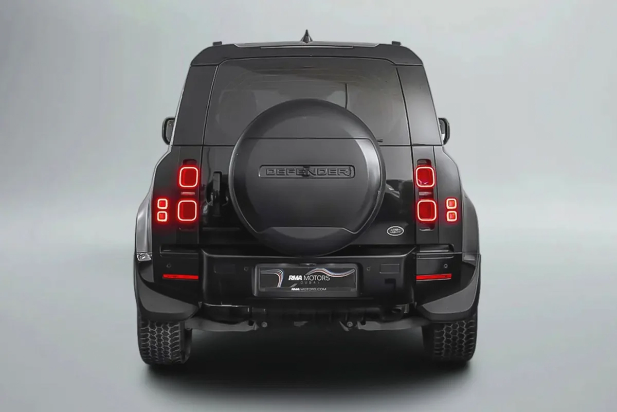 5,193 AED / 60 months | 0% DP | 2023 Land Rover Defender 110 P300 SE / Land Rover Warranty-3-3