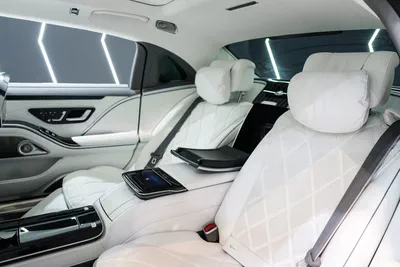Mercedes-Benz Maybach S680-8