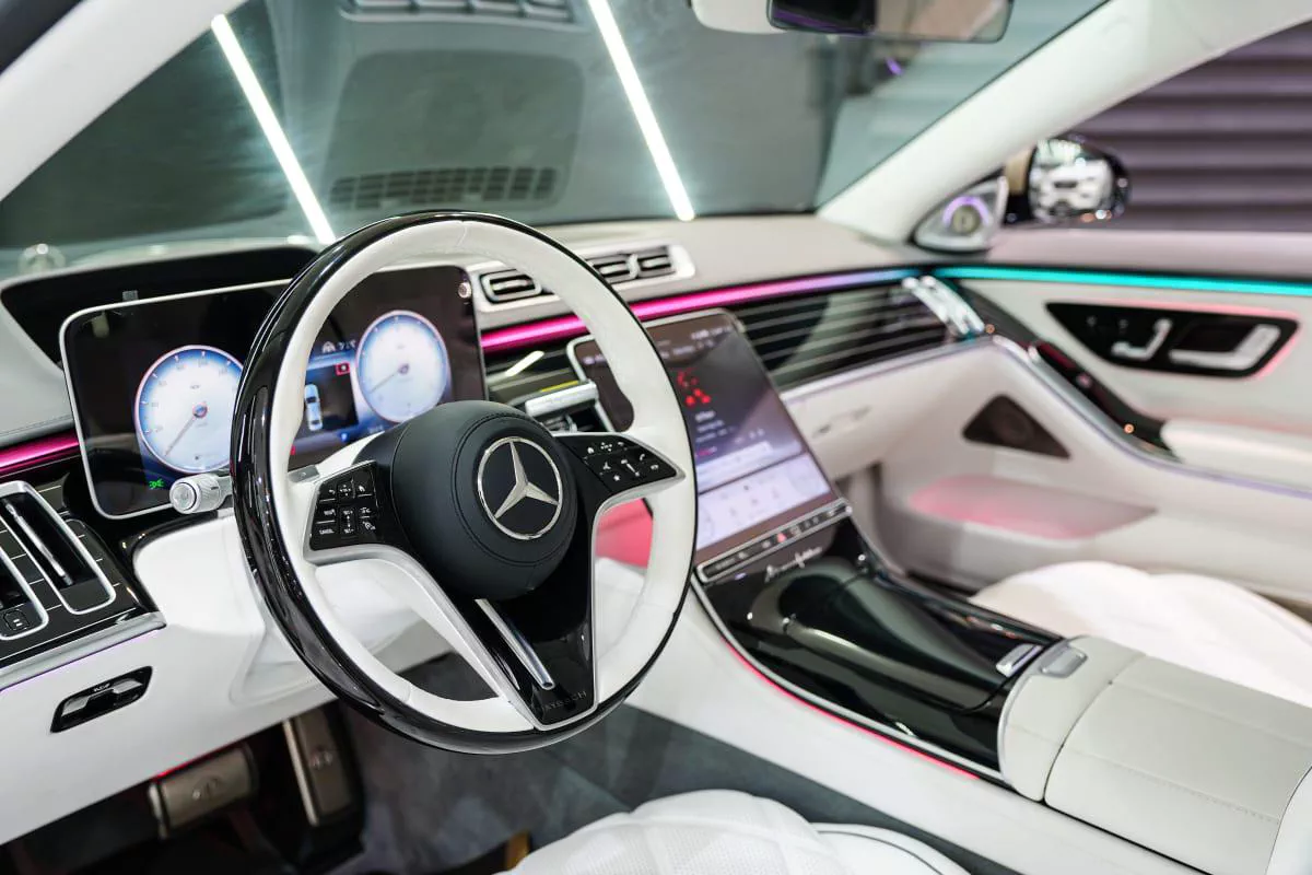 Mercedes-Benz Maybach S680-1-1