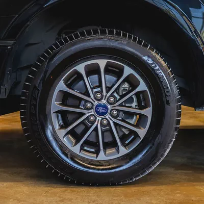 AED 1,724 P.M • 0% Downpayment • Ford F-150 XLT V8 • 1 Year Warranty-5