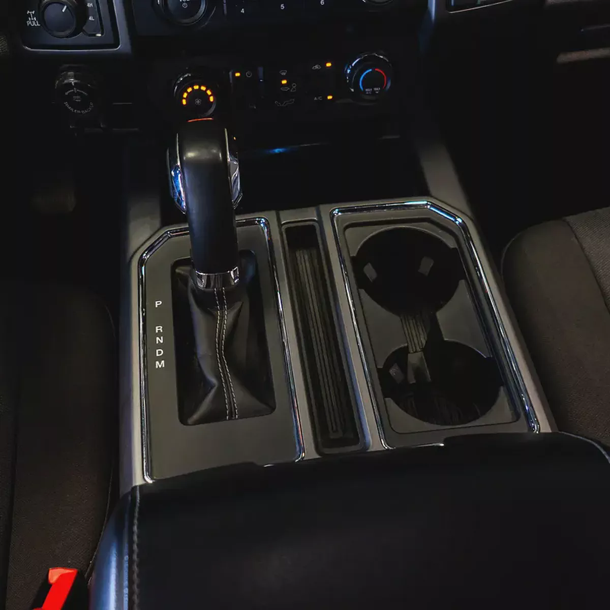 AED 1,724 P.M • 0% Downpayment • Ford F-150 XLT V8 • 1 Year Warranty-10-10