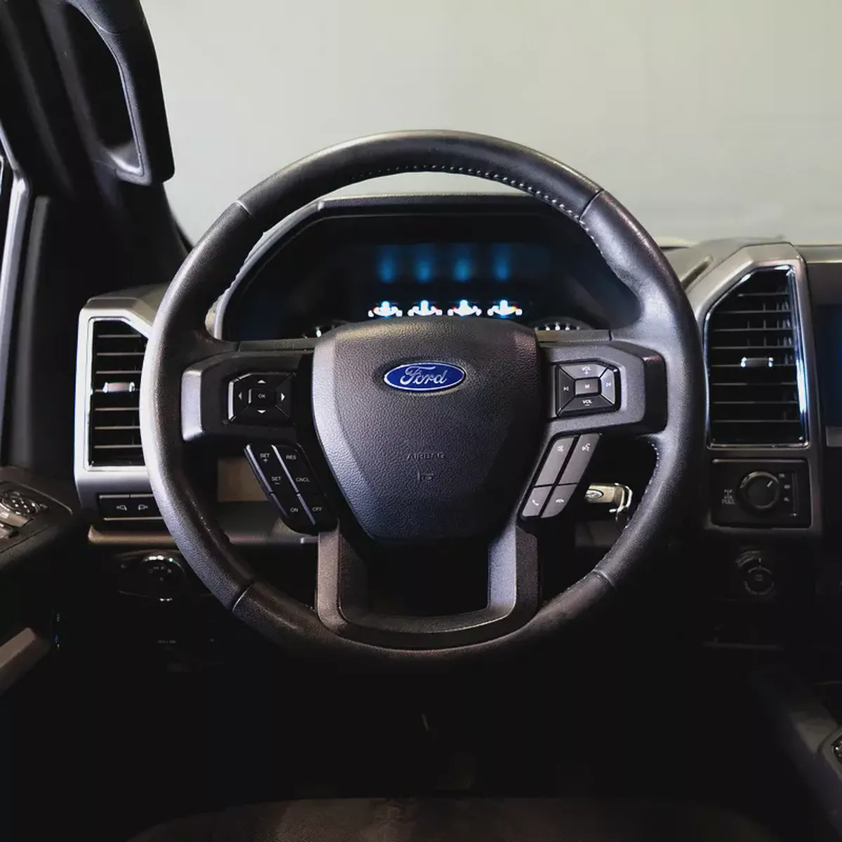 AED 1,724 P.M • 0% Downpayment • Ford F-150 XLT V8 • 1 Year Warranty-7-7