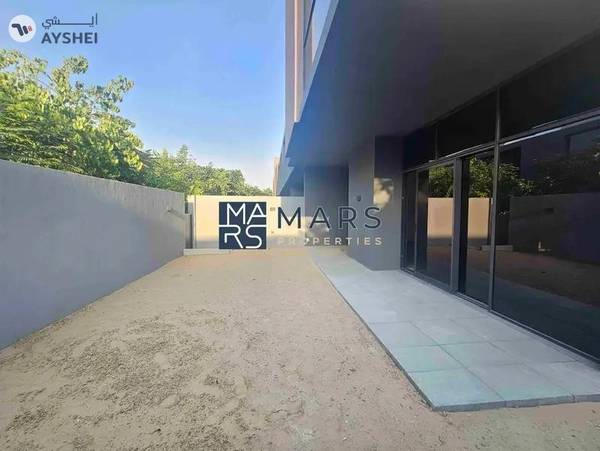 Brand new 4 bedroom townhome corner unit with majlis in Robinia just in 195k