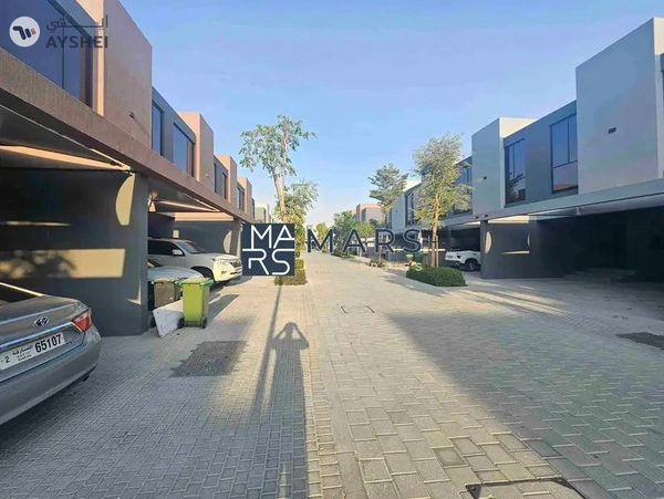 Brand new 4 bedroom townhome corner unit with majlis in Robinia just in 195k