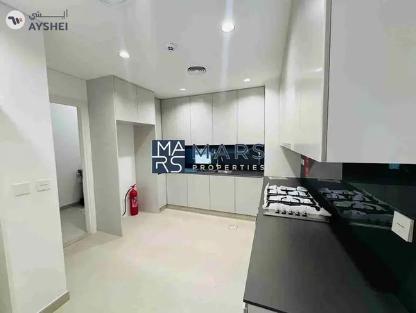 Brand new 4 bedroom townhome corner unit with majlis in Robinia just in 195k