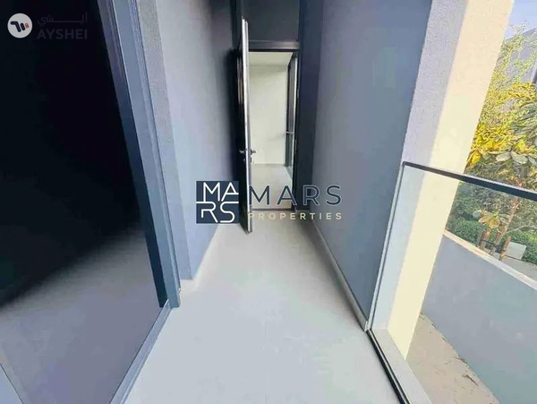 Brand new 4 bedroom townhome corner unit with majlis in Robinia just in 195k
