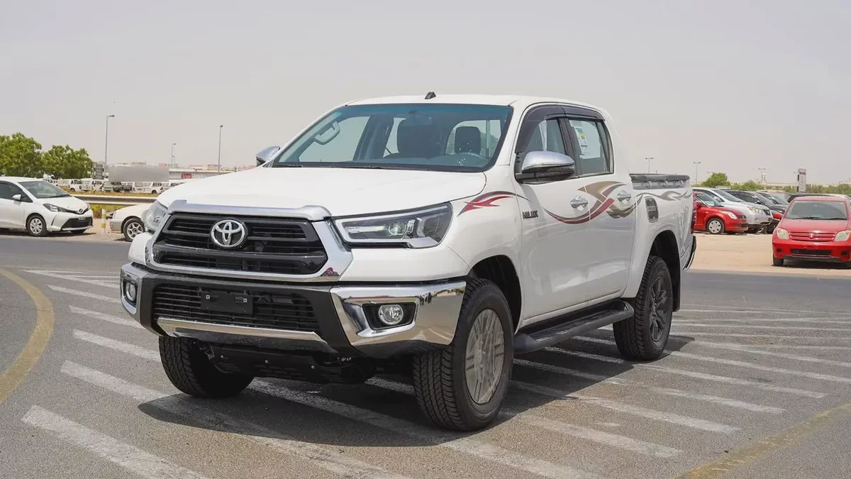 Toyota Hilux Double Cab DLS 2026 GCC Specs-1-1