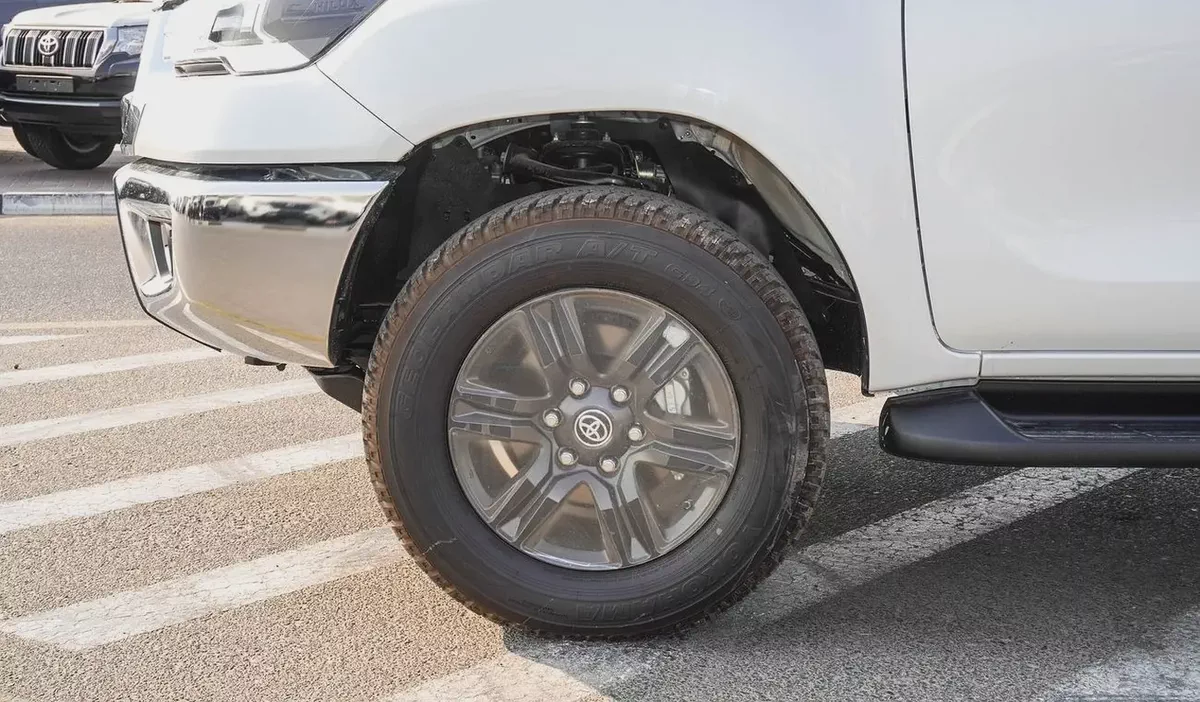 Toyota Hilux Double Cab DLS 2026 GCC Specs-4-4