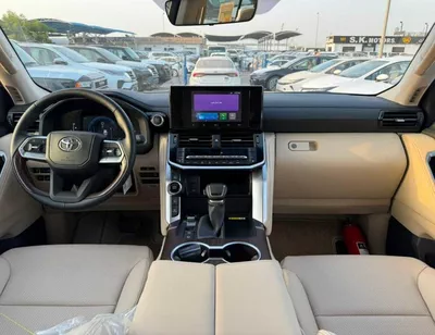 Toyota Land Cruiser GXR MID OPTION || 4.0L PETROL V6 | SUNROOF | LEATHER WITH PWR SEATS | REAR ENTERTAINMENT SCREEN (COD-12