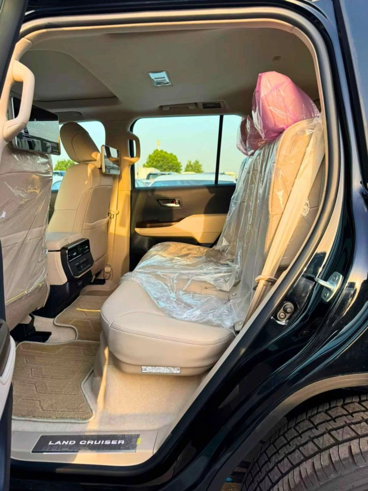 Toyota Land Cruiser GXR MID OPTION || 4.0L PETROL V6 | SUNROOF | LEATHER WITH PWR SEATS | REAR ENTERTAINMENT SCREEN (COD-10-0