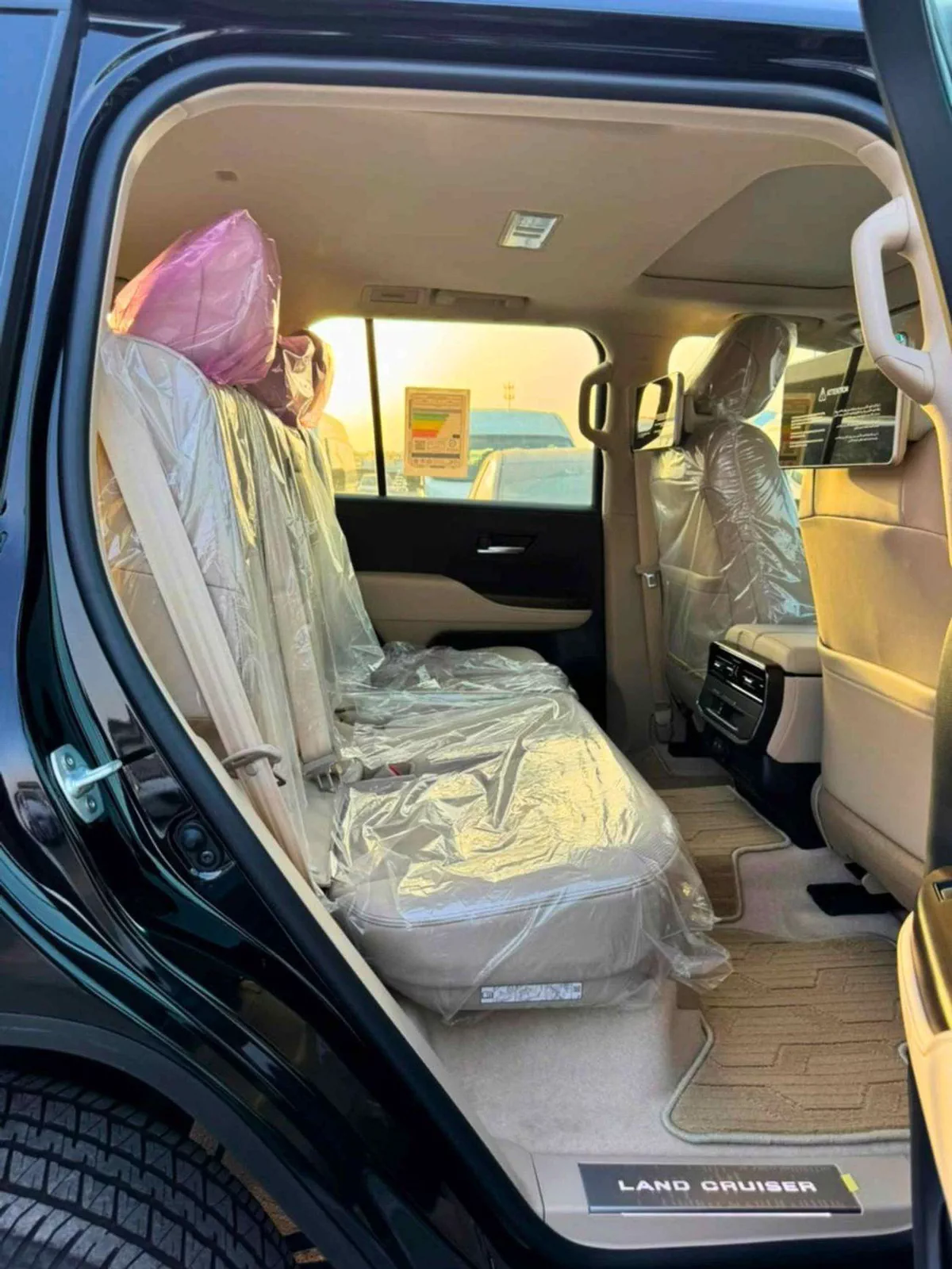 Toyota Land Cruiser GXR MID OPTION || 4.0L PETROL V6 | SUNROOF | LEATHER WITH PWR SEATS | REAR ENTERTAINMENT SCREEN (COD-11-0