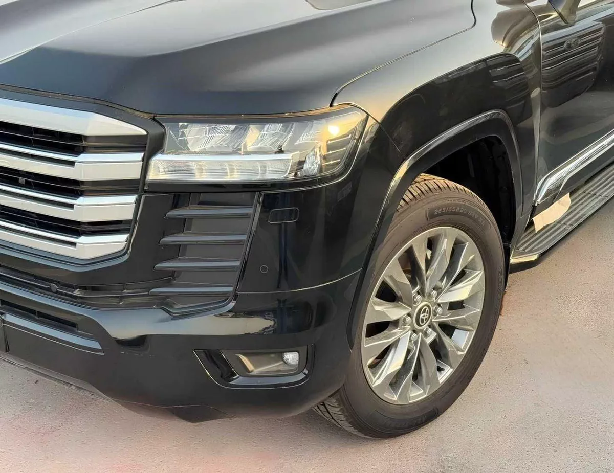 Toyota Land Cruiser GXR MID OPTION || 4.0L PETROL V6 | SUNROOF | LEATHER WITH PWR SEATS | REAR ENTERTAINMENT SCREEN (COD-7-0