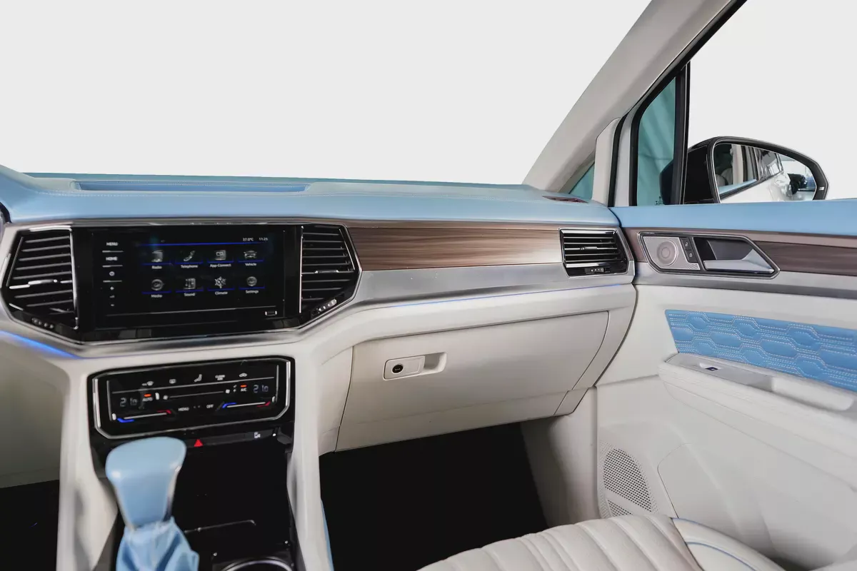 Experience First Class Travel-Volkswagen Viloran-VIP lounge-Two Tone Blue Cabin-Warranty Available-10-10